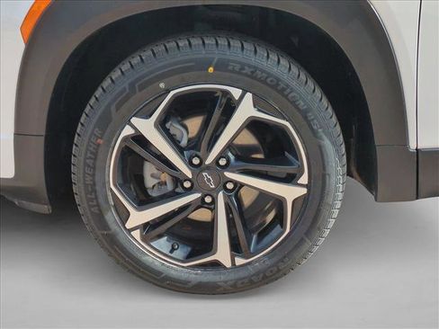 Used 2023 Chevrolet TrailBlazer RS w/ Sun and Liftgate Package image 24