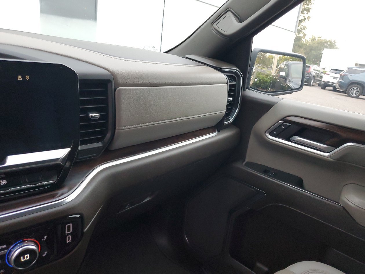 Used 2025 GMC Sierra 1500 SLT RWD image 26