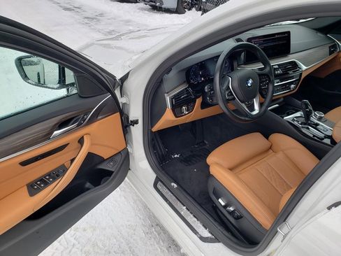 Used 2022 BMW 530i xDrive w/ Convenience Package image 9