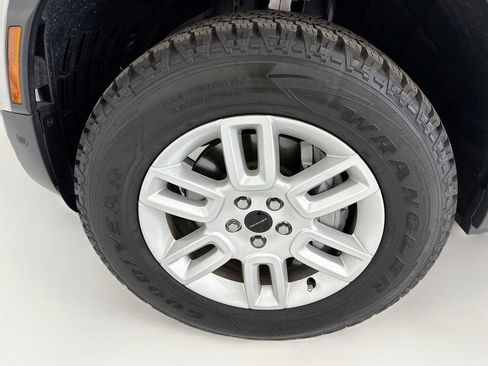 Used 2026 Land Rover Defender 110 S AWD/4WD image 29