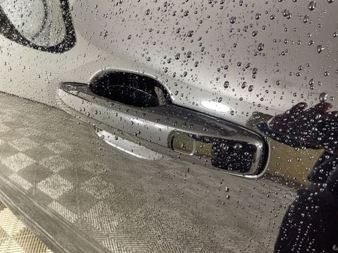 Certified 2024 Volvo XC60 T8 Plus w/ Protection Package Premier image 15