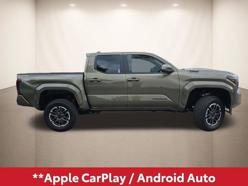 Used 2025 Toyota Tacoma TRD Sport AWD/4WD image 3