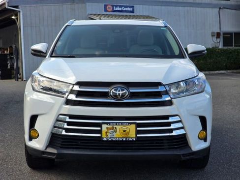 Used 2018 Toyota Highlander Limited image 2