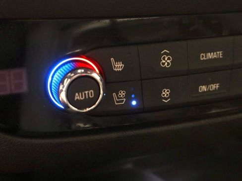 Used 2023 Buick Enclave Premium w/ Experience Buick Package AWD/4WD image 5