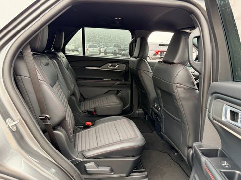 New 2026 Ford Explorer ST-Line w/ ST-Line Street Pack RWD image 21