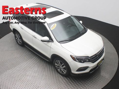 Used 2017 Honda Pilot Elite image 3