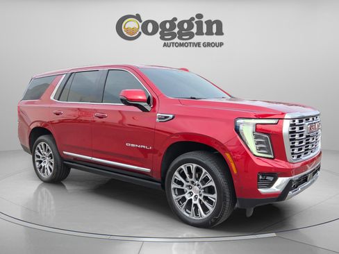 Used 2025 GMC Yukon Denali w/ Denali Reserve Package image 6