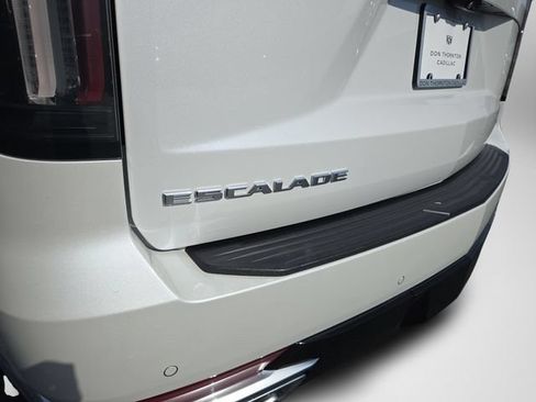 Certified 2024 Cadillac Escalade Premium Luxury AWD/4WD image 47