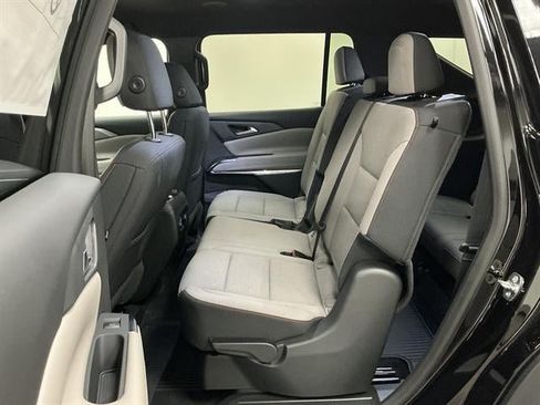 New 2026 Chevrolet Traverse LT w/ LPO, Floor Liner Package FWD image 21