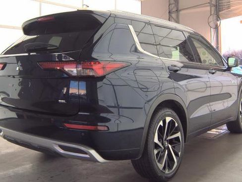 Used 2023 Mitsubishi Outlander SEL image 4