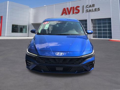 Used 2025 Hyundai Elantra SEL FWD image 2