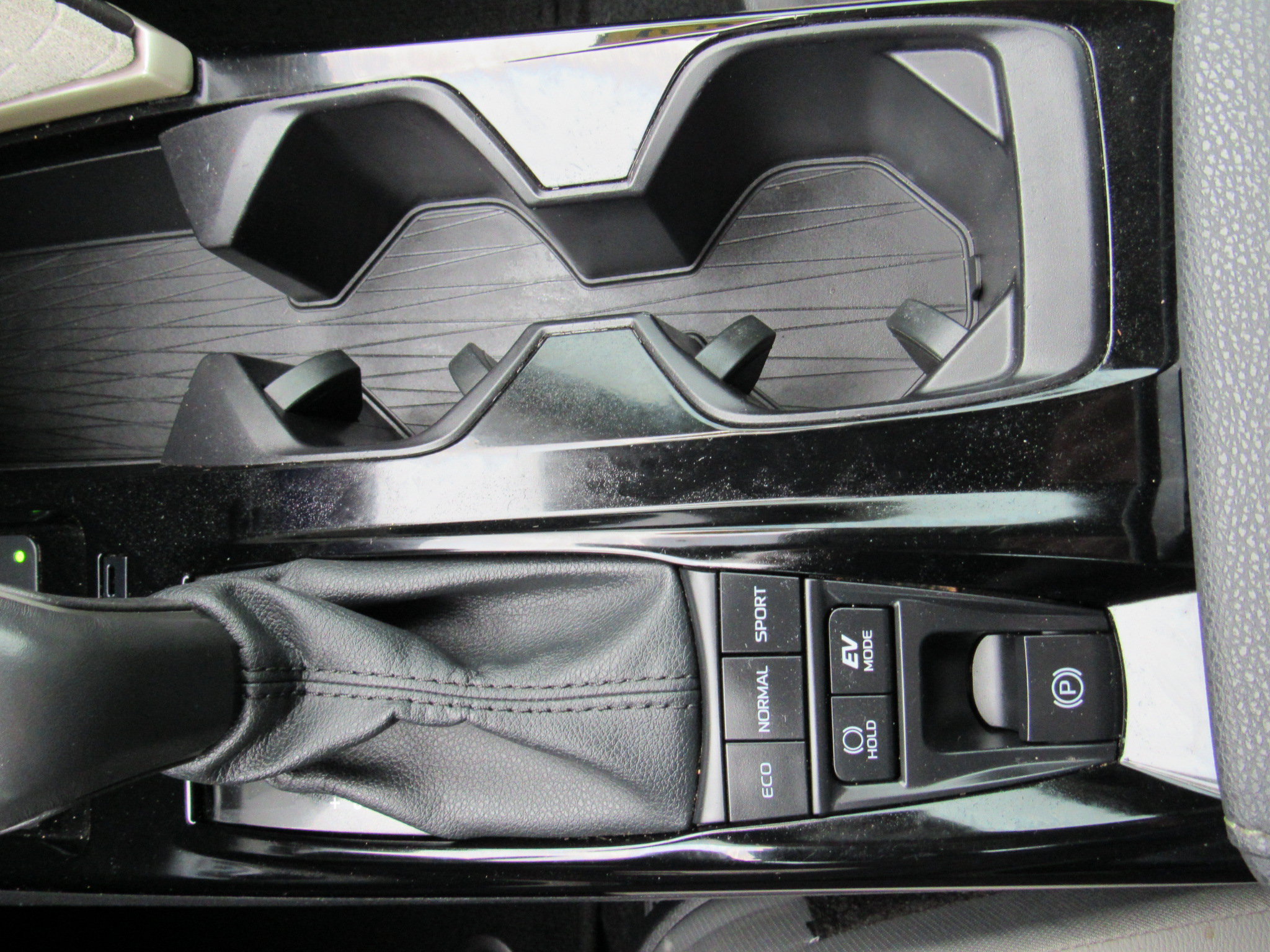 Used 2025 Toyota Camry XLE FWD image 22