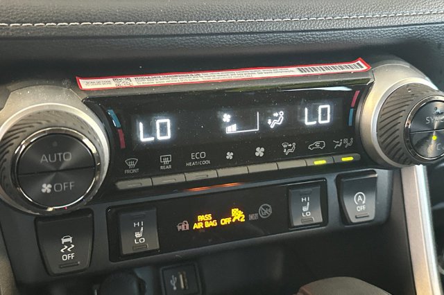Used 2025 Toyota RAV4 XLE w/ Convenience Package FWD image 25