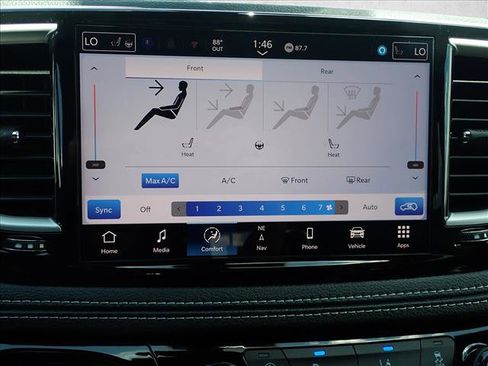 New 2027 Chrysler Pacifica Select AWD/4WD image 21
