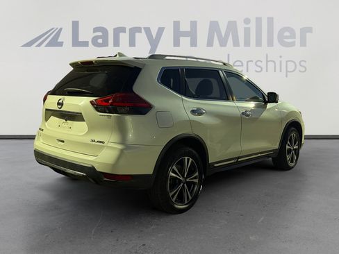 Used 2017 Nissan Rogue SL AWD/4WD image 5