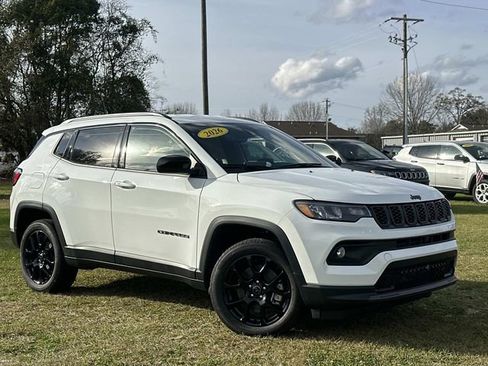 New 2026 Jeep Compass Latitude image 8