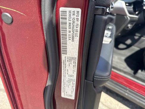 Used 2023 Jeep Grand Cherokee Altitude AWD/4WD image 27