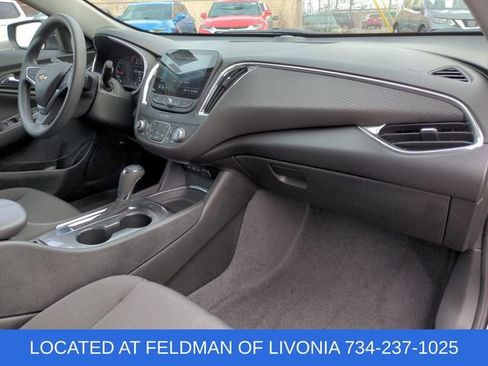 Used 2020 Chevrolet Malibu LT FWD image 33