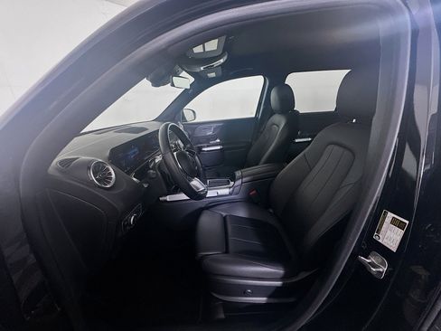 Used 2025 Mercedes-Benz GLB 250 image 13