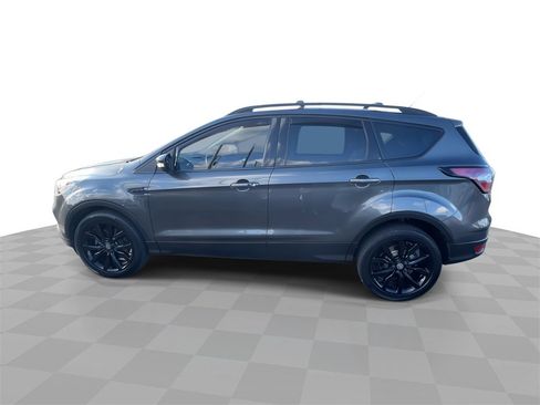 Used 2017 Ford Escape Titanium image 5