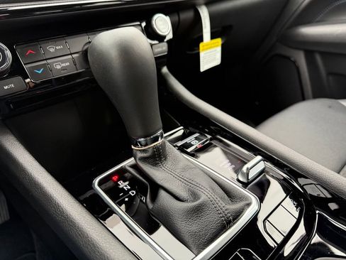 New 2026 Jeep Compass Latitude image 24