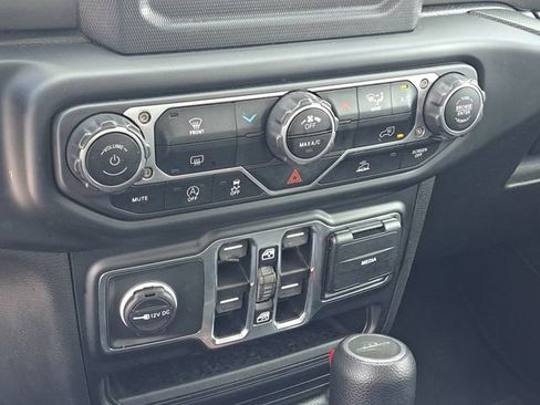 Used 2023 Jeep Gladiator Sport image 14