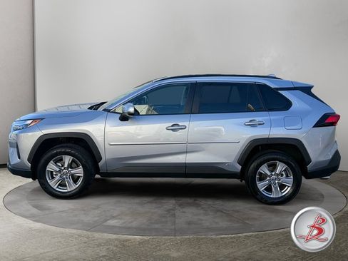 Used 2023 Toyota RAV4 LE AWD/4WD image 4