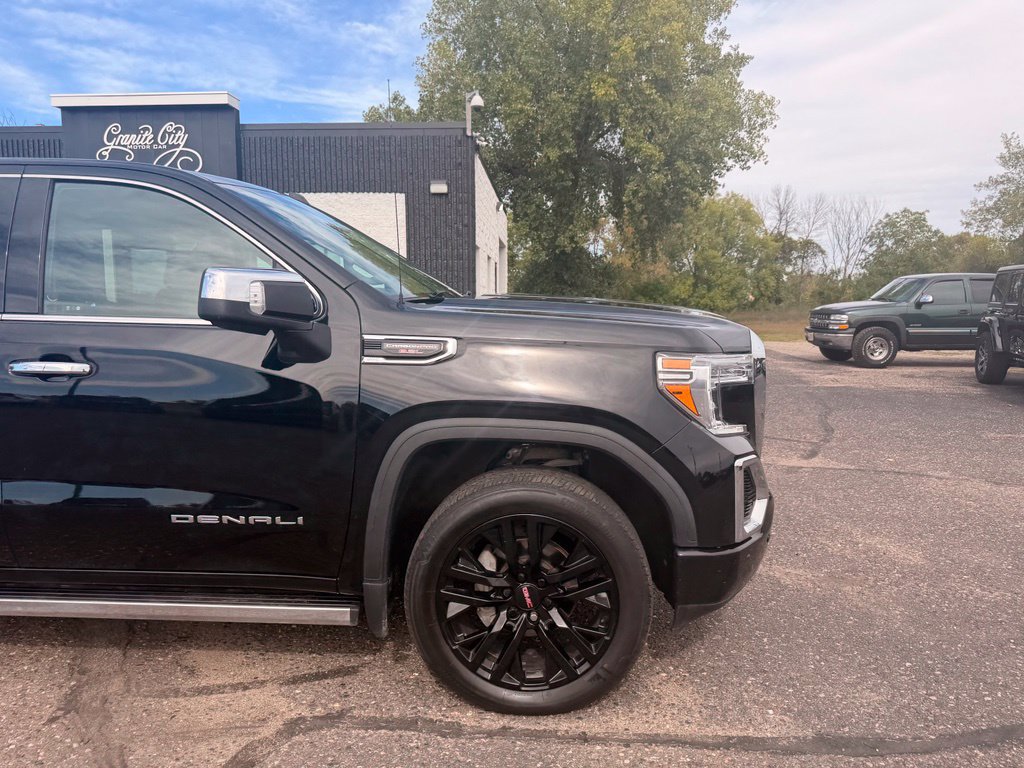 Used 2022 GMC Sierra 1500 Denali w/ Denali Premium Package AWD/4WD image 2