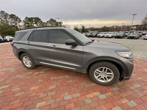 Used 2025 Ford Explorer Active w/ Active Comfort Package image 22