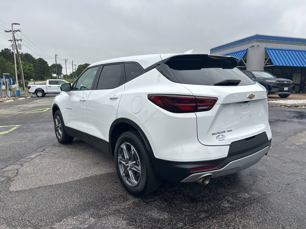 Used 2025 Chevrolet Blazer LT AWD/4WD image 5