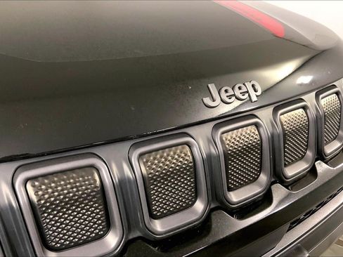 Used 2022 Jeep Compass Trailhawk AWD/4WD image 28