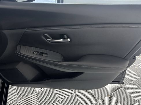 Certified 2024 Nissan Sentra SV FWD image 32