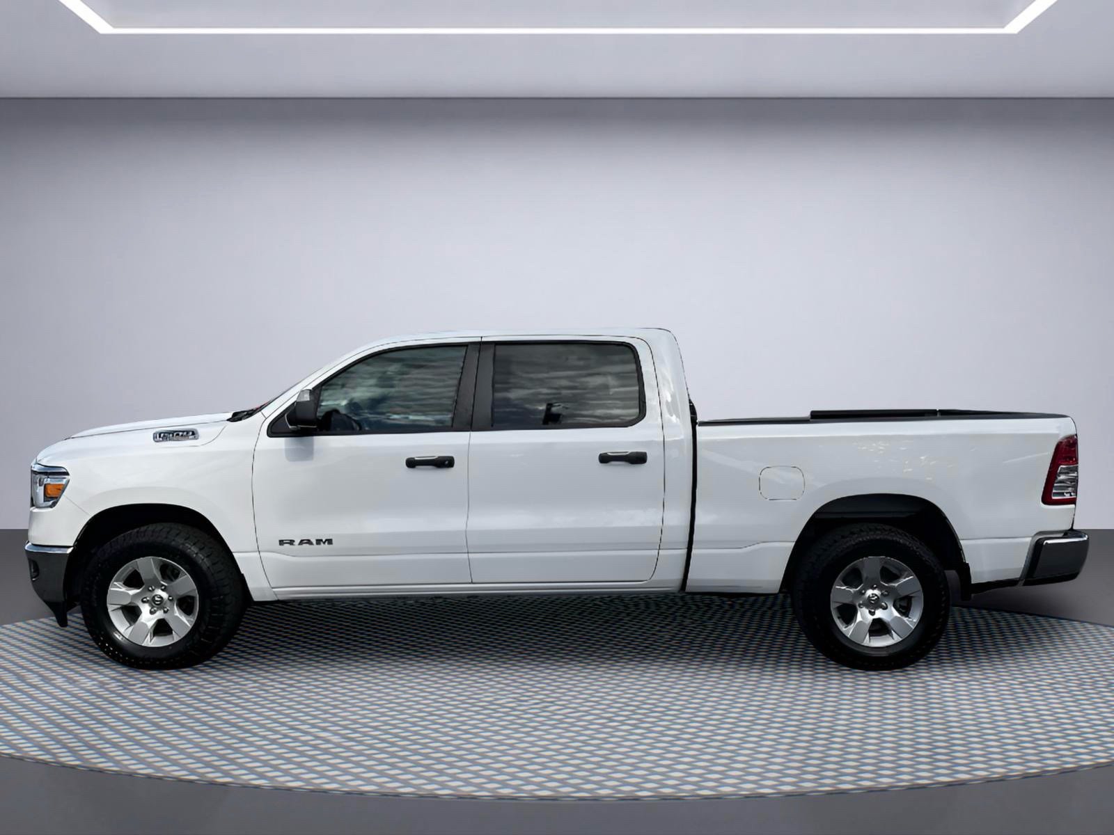 Used 2020 RAM 1500 Tradesman AWD/4WD image 3