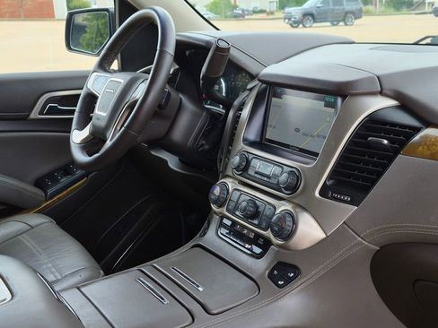 Used 2017 GMC Yukon XL Denali RWD image 33