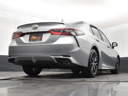 Used 2024 Toyota Camry SE FWD image 13