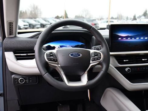 Used 2026 Ford Explorer Active w/ Active Comfort Package image 12