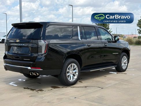 Used 2026 Chevrolet Suburban Premier AWD/4WD image 7