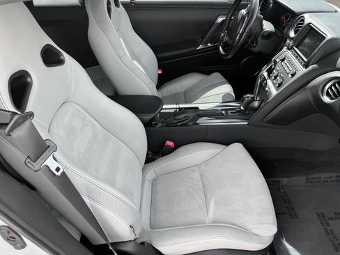 Used 2009 Nissan GT-R Premium AWD/4WD image 24