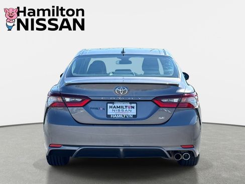 Used 2024 Toyota Camry SE image 3