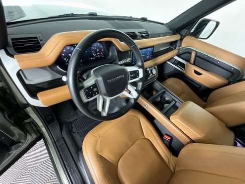 Used 2023 Land Rover Defender 110 SE image 15