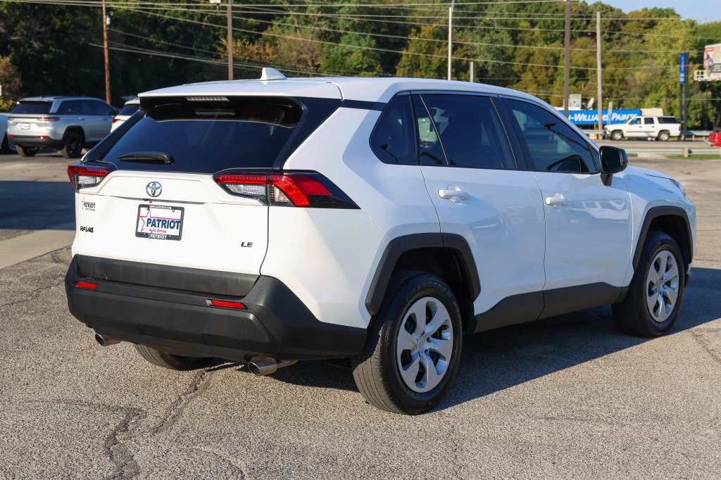 Used 2025 Toyota RAV4 LE FWD image 3