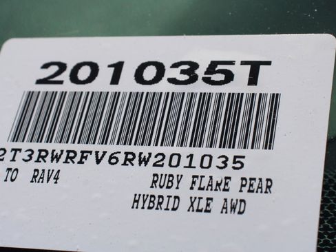 Used 2024 Toyota RAV4 XLE w/ Convenience Package image 31