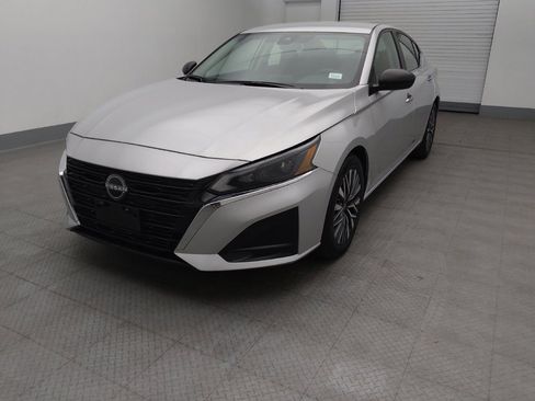 Used 2024 Nissan Altima 2.5 SV image 15