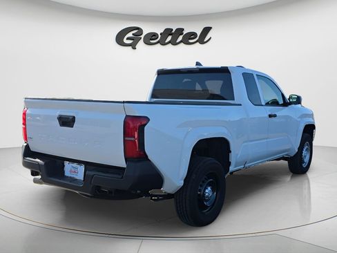 Used 2025 Toyota Tacoma SR image 4