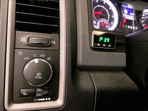 Used 2018 RAM 1500 Express image 31