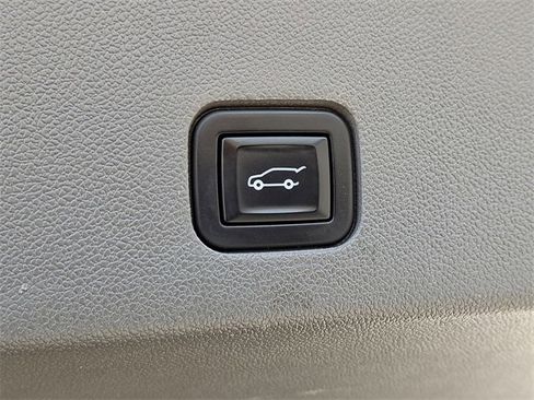 Used 2020 Cadillac XT6 Premium Luxury image 28