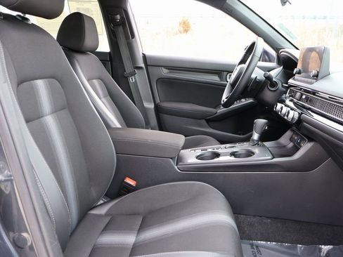 Used 2025 Honda Civic Sport image 9