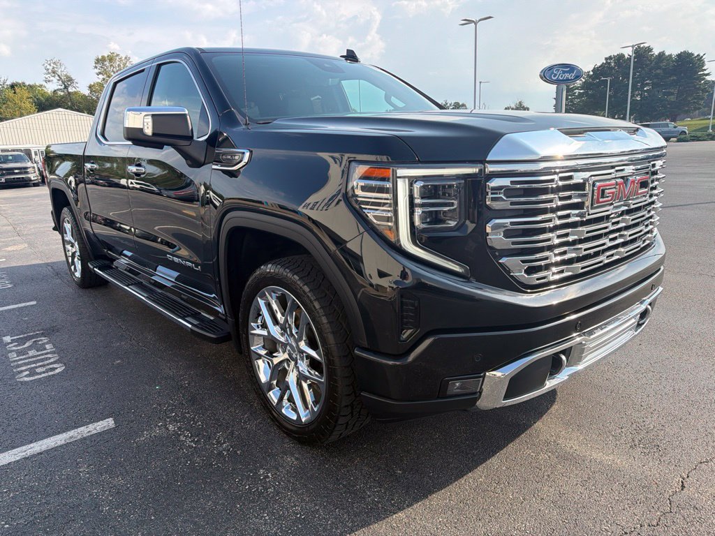 Used 2022 GMC Sierra 1500 Denali w/ Technology Package AWD/4WD image 7