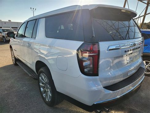 Used 2024 Chevrolet Suburban Premier image 4