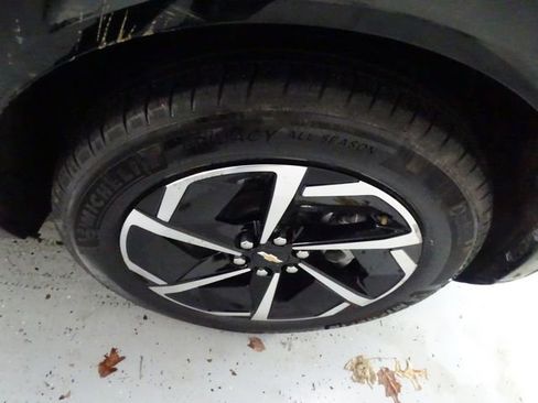 Used 2025 Chevrolet Equinox EV LT image 25